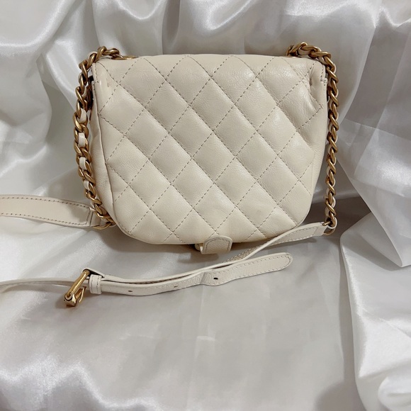 Chanel Small CC Messenger Flap Bag - Picture 4 of 16